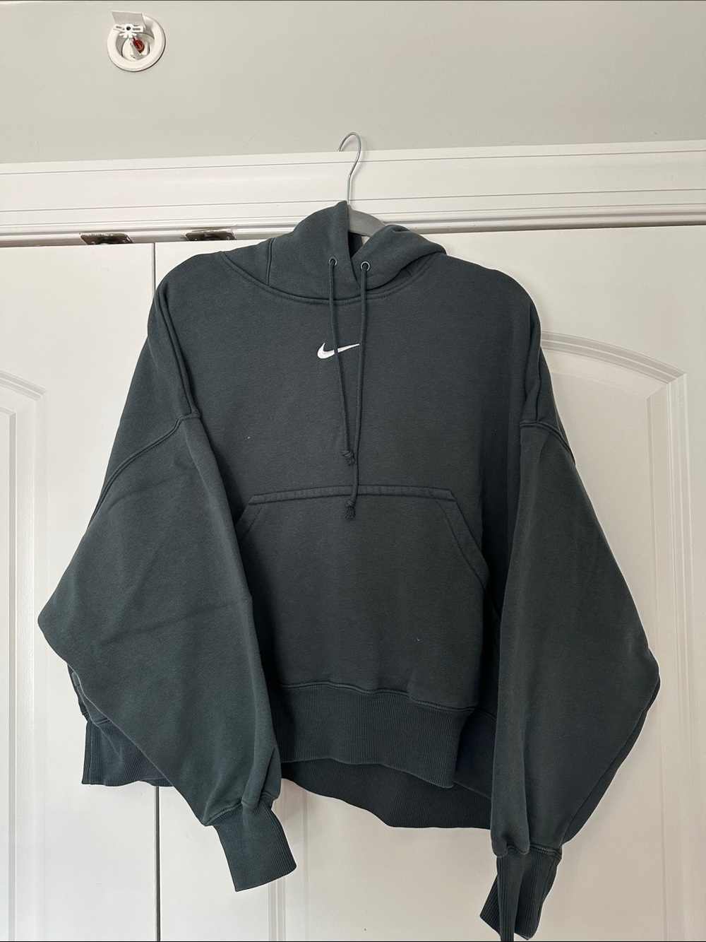 Nike Black/Green Cropped Hoodie with Swoosh